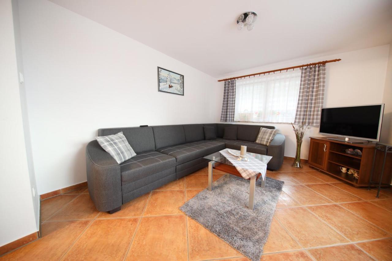 Tatrzanskie Spanie Pokoje Goscinne Poronin Esterno foto