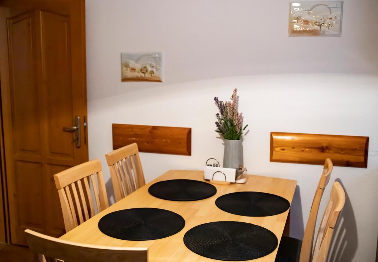 Tatrzanskie Spanie Pokoje Goscinne Poronin Esterno foto