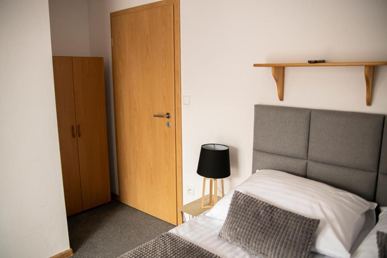 Tatrzanskie Spanie Pokoje Goscinne Poronin Esterno foto
